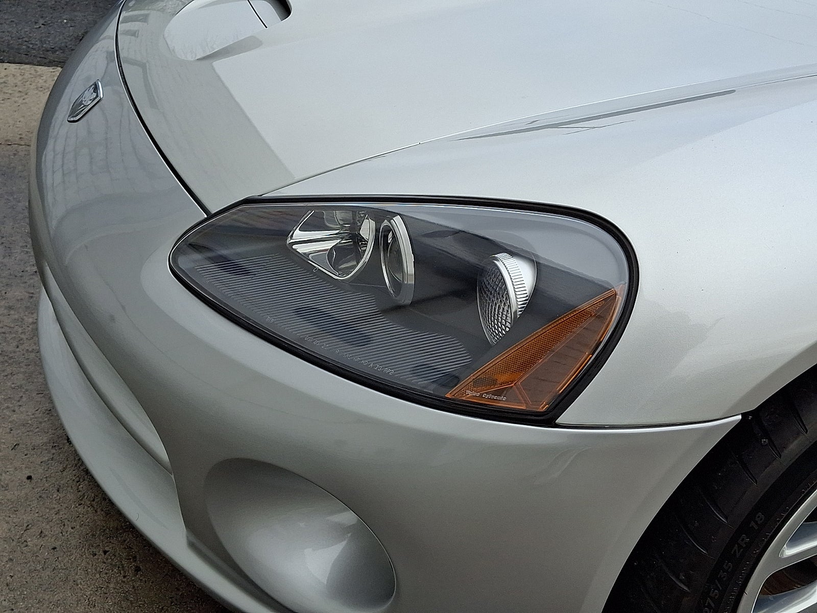 2004 Dodge Viper SRT10