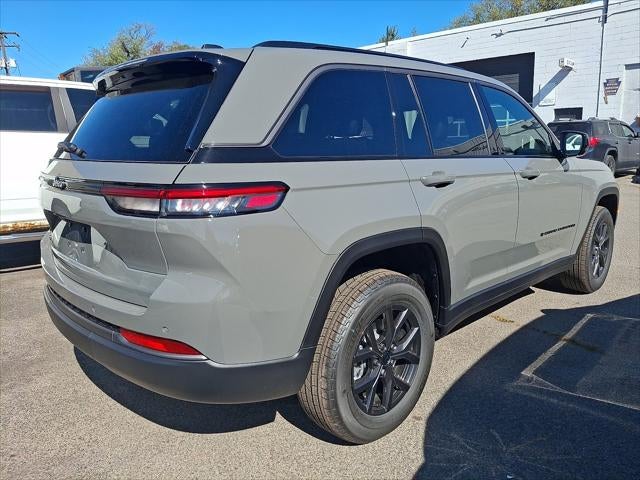 2027 Jeep Grand Cherokee GRAND CHEROKEE LAREDO ALTITUDE 4X4