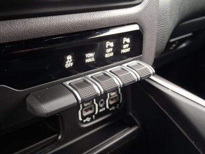 2021 RAM 1500 Big Horn Crew Cab 4x4 5'7' Box