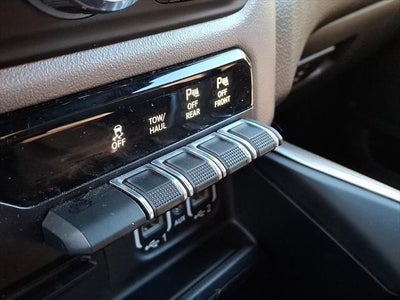 2019 RAM 1500 Big Horn/Lone Star Crew Cab 4x4 5'7' Box