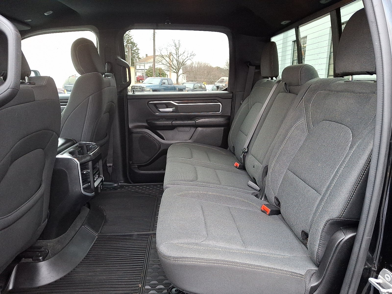 2022 RAM 1500 Big Horn Crew Cab 4x4 5'7' Box