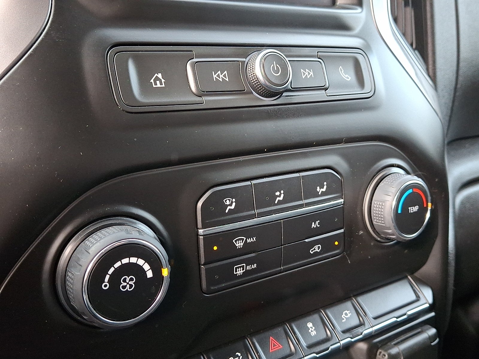 2021 Chevrolet Silverado 1500 4WD Crew Cab Short Bed Custom