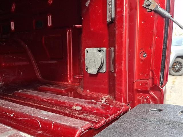 2021 Chevrolet Silverado 1500 4WD Crew Cab Short Bed Custom